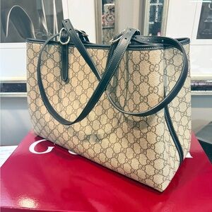 GG Large Emblem Tote Bag